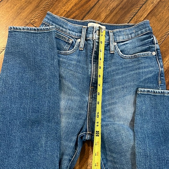 Madewell Momjean size 26 Blue Medium Wash Distressed high rise high Waisted - Picture 11 of 13